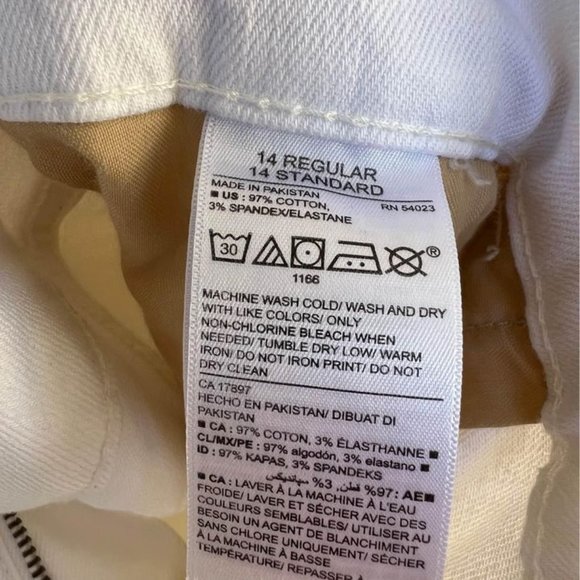 NEW White Old Navy Woman’s Boyfriend Straight Jeans Size 14 - Picture 6 of 6